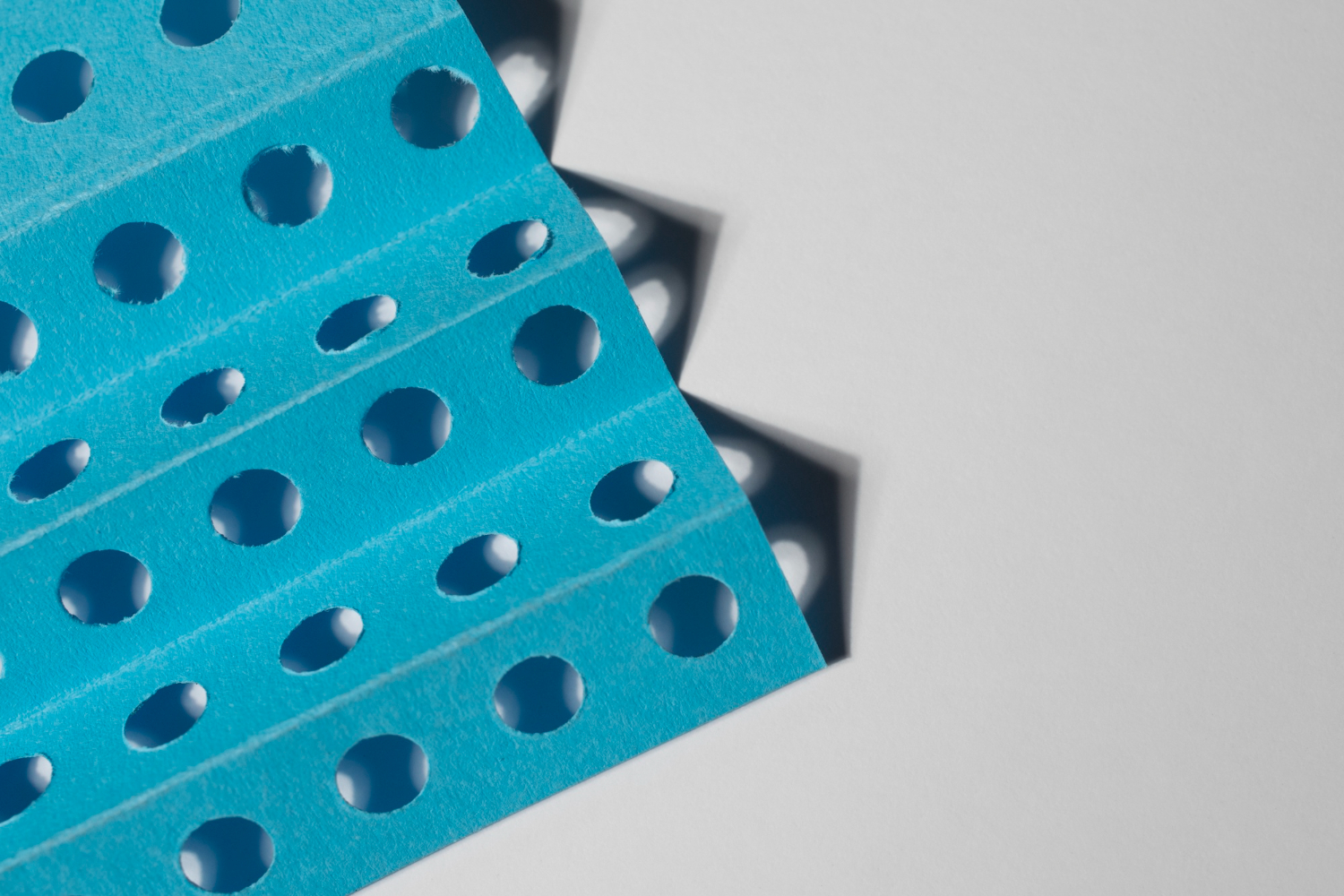 How Thin Can You Injection Mold Plastic? Minimum Wall Thickness, Explained
