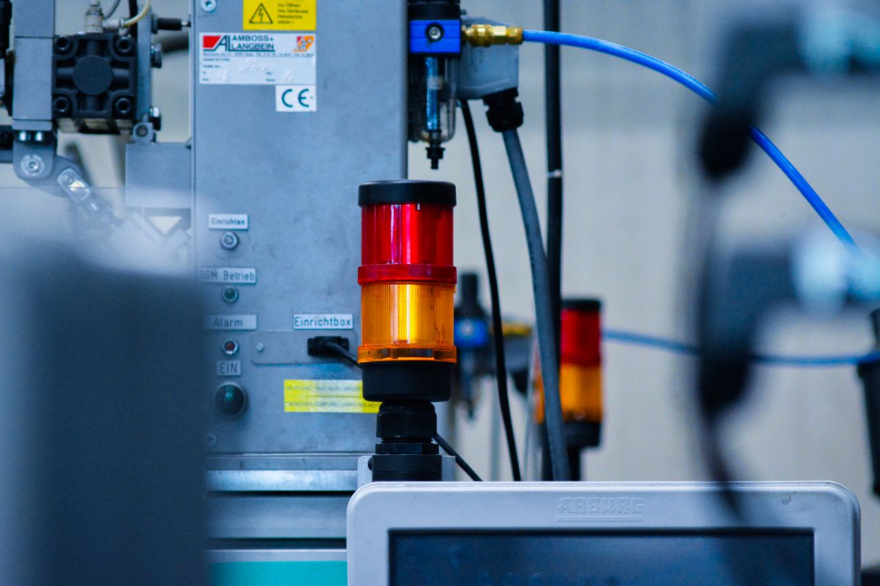 How Does an Injection Molding Machine Work? Every Part and Step Explained