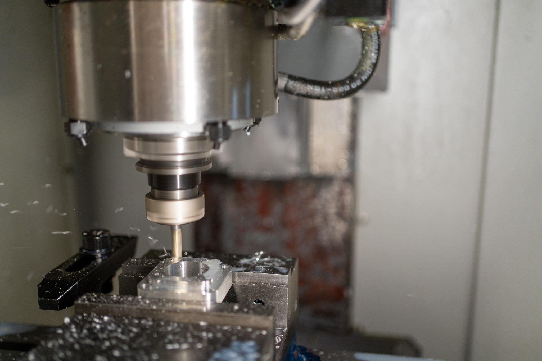 Types of Injection Molding Machines: Hydraulic, Electric, and Hybrid Compared